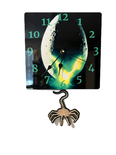 Alien Xenomorph Eg Face Hugger Wall Clock